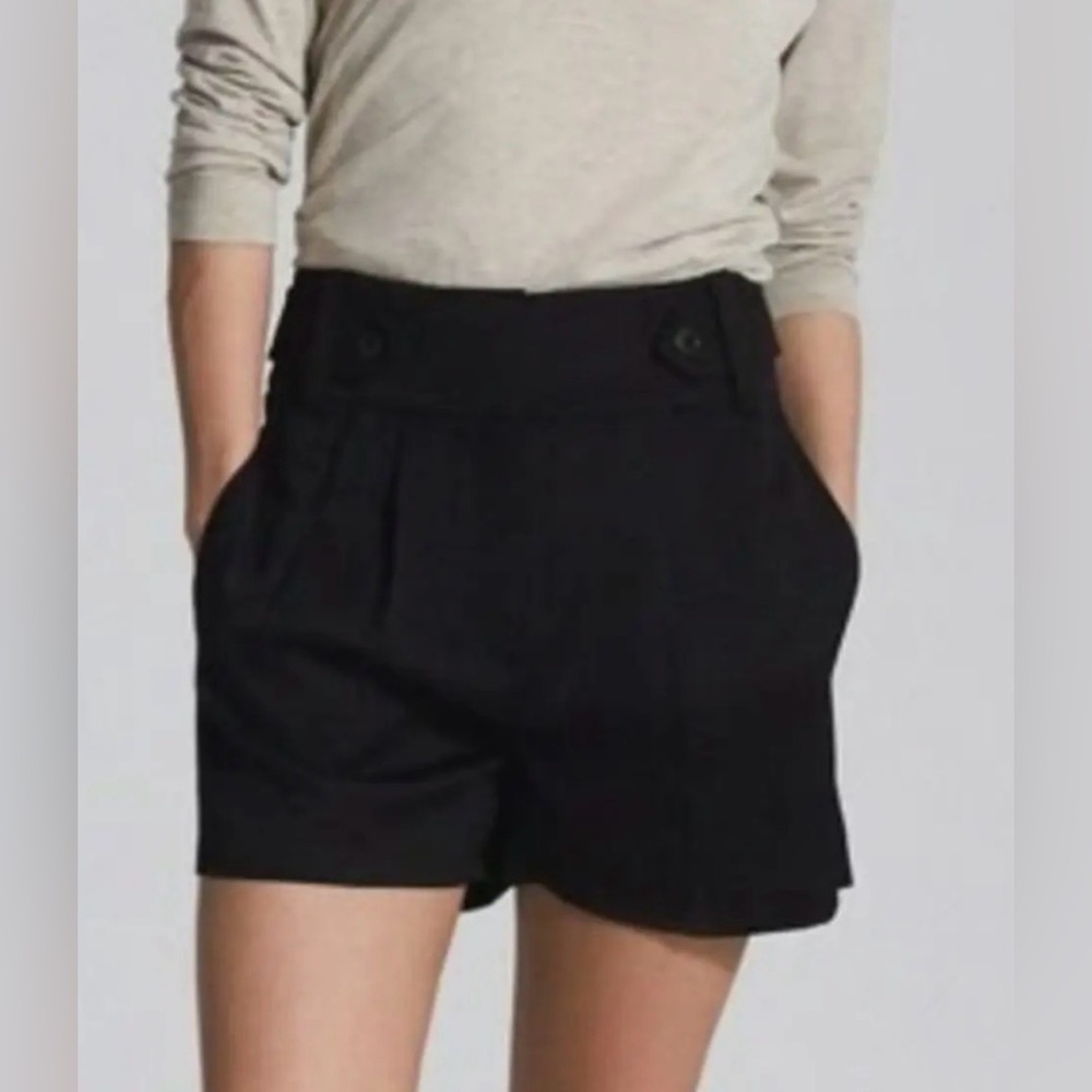 NWT Reiss- Stanton Classic Black Tailored Shorts. Size US 4